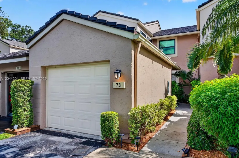 73 NW 98th Ter Plantation, FL 33324