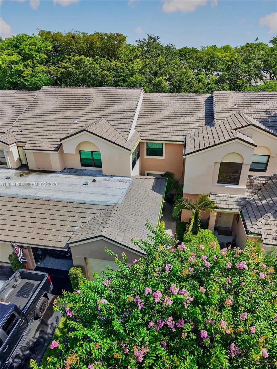 73 NW 98th Ter Plantation, FL 33324