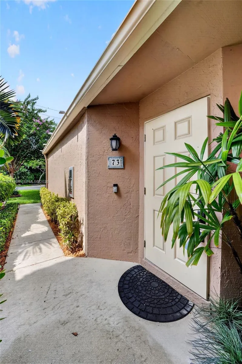 73 NW 98th Ter Plantation, FL 33324