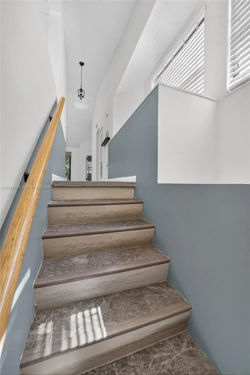 73 NW 98th Ter Plantation, FL 33324