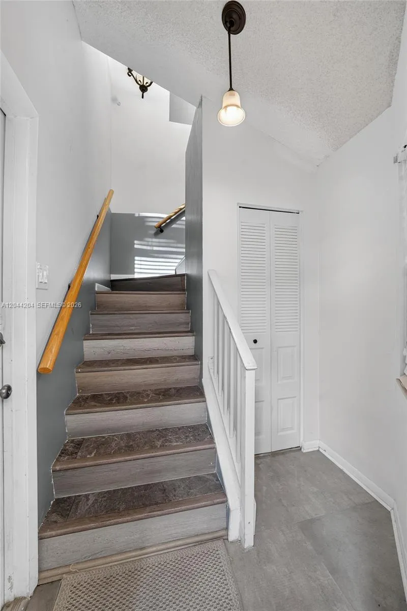 73 NW 98th Ter Plantation, FL 33324