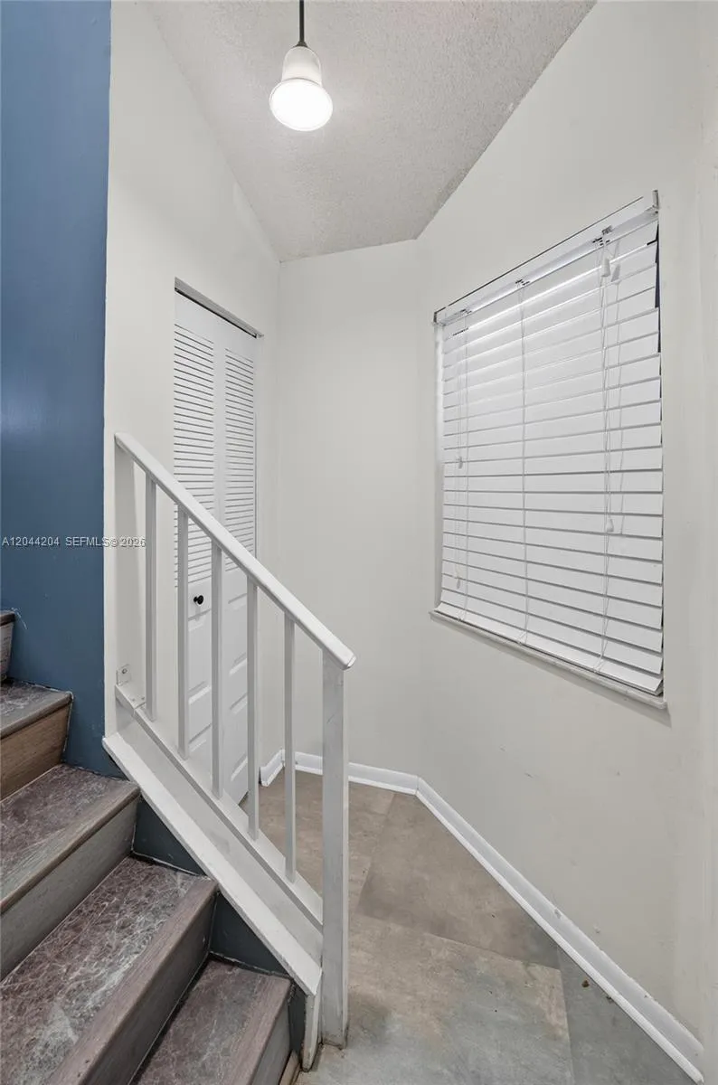 73 NW 98th Ter Plantation, FL 33324