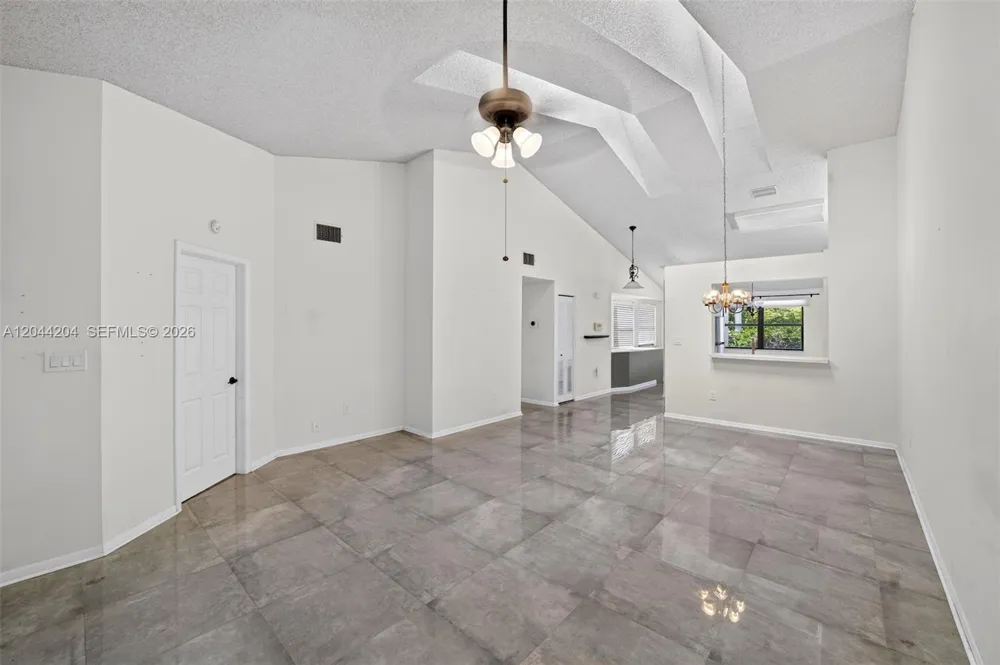 73 NW 98th Ter Plantation, FL 33324