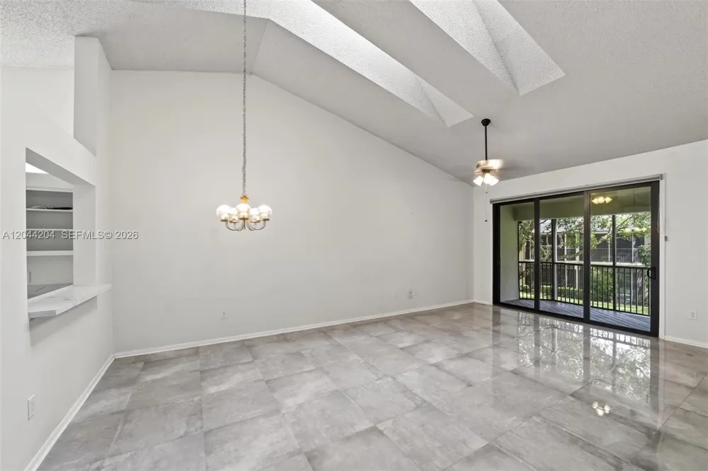 73 NW 98th Ter Plantation, FL 33324