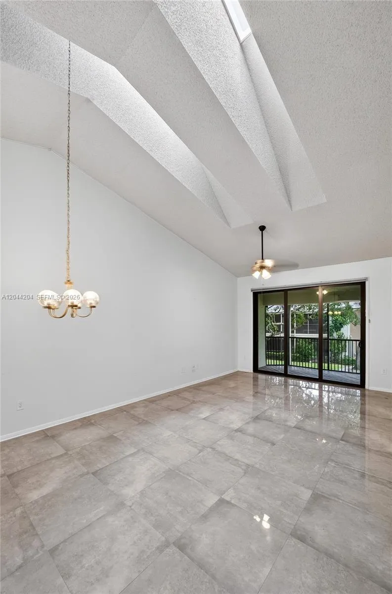 73 NW 98th Ter Plantation, FL 33324