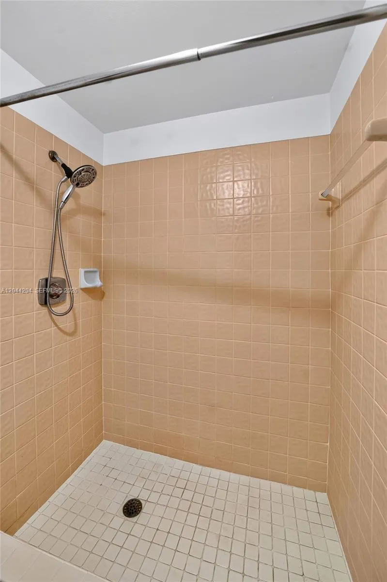73 NW 98th Ter Plantation, FL 33324
