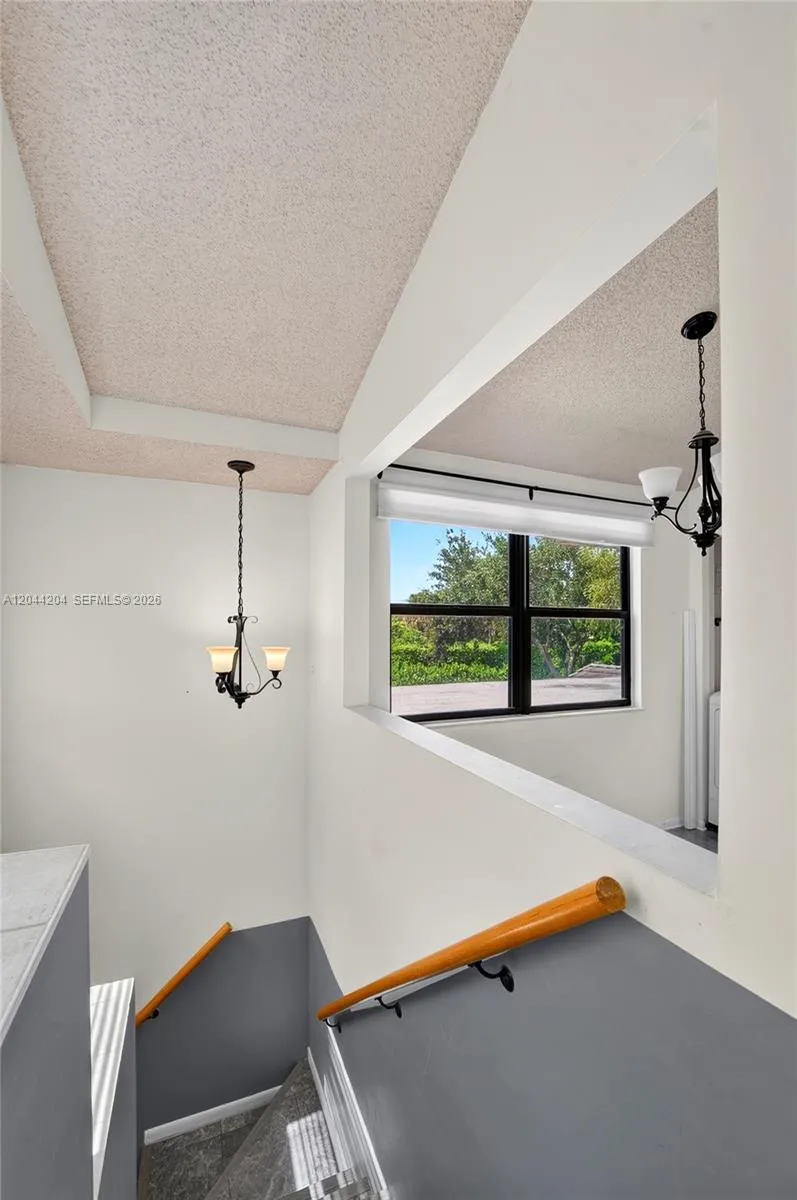 73 NW 98th Ter Plantation, FL 33324