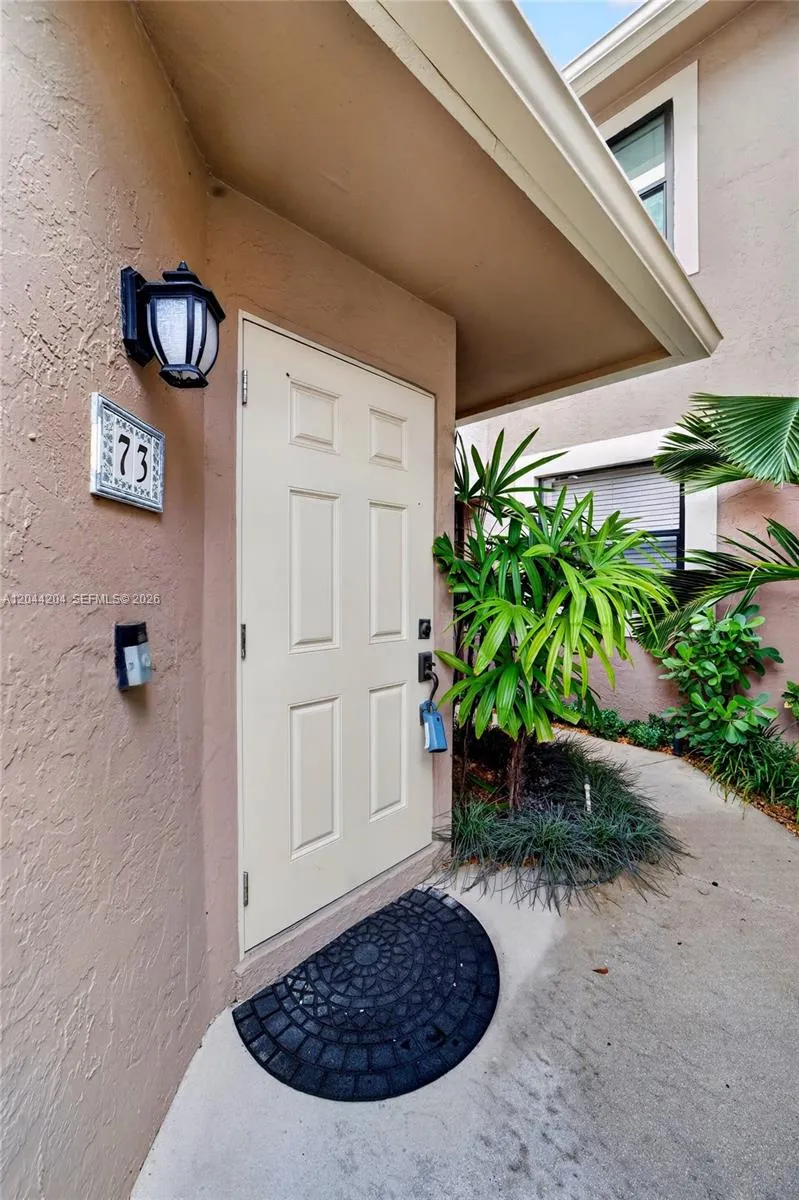 73 NW 98th Ter Plantation, FL 33324