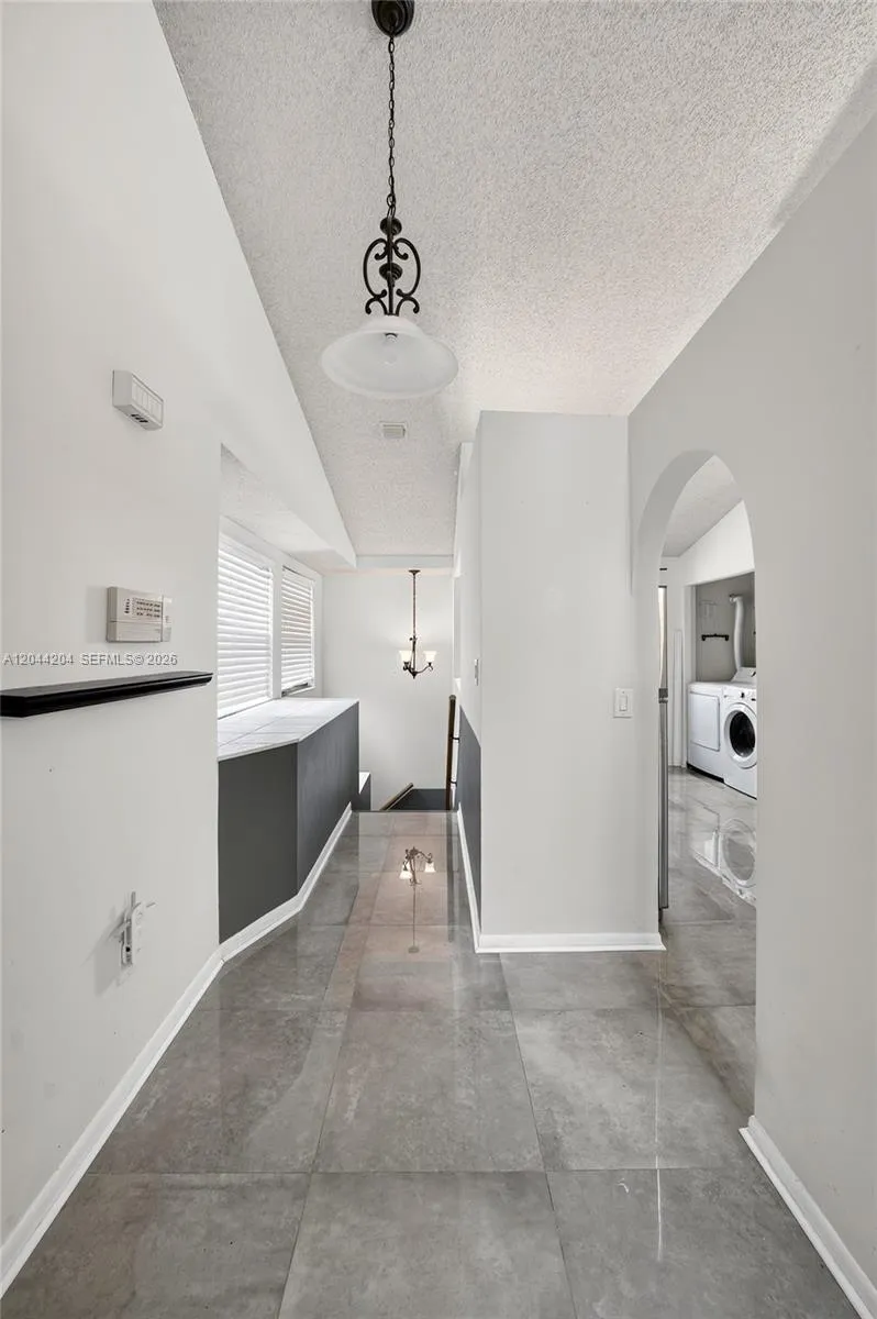 73 NW 98th Ter Plantation, FL 33324