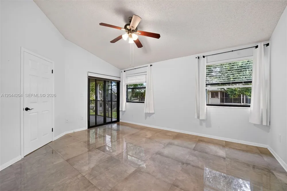73 NW 98th Ter Plantation, FL 33324