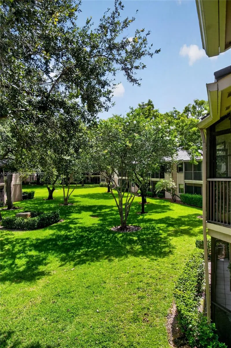 73 NW 98th Ter Plantation, FL 33324