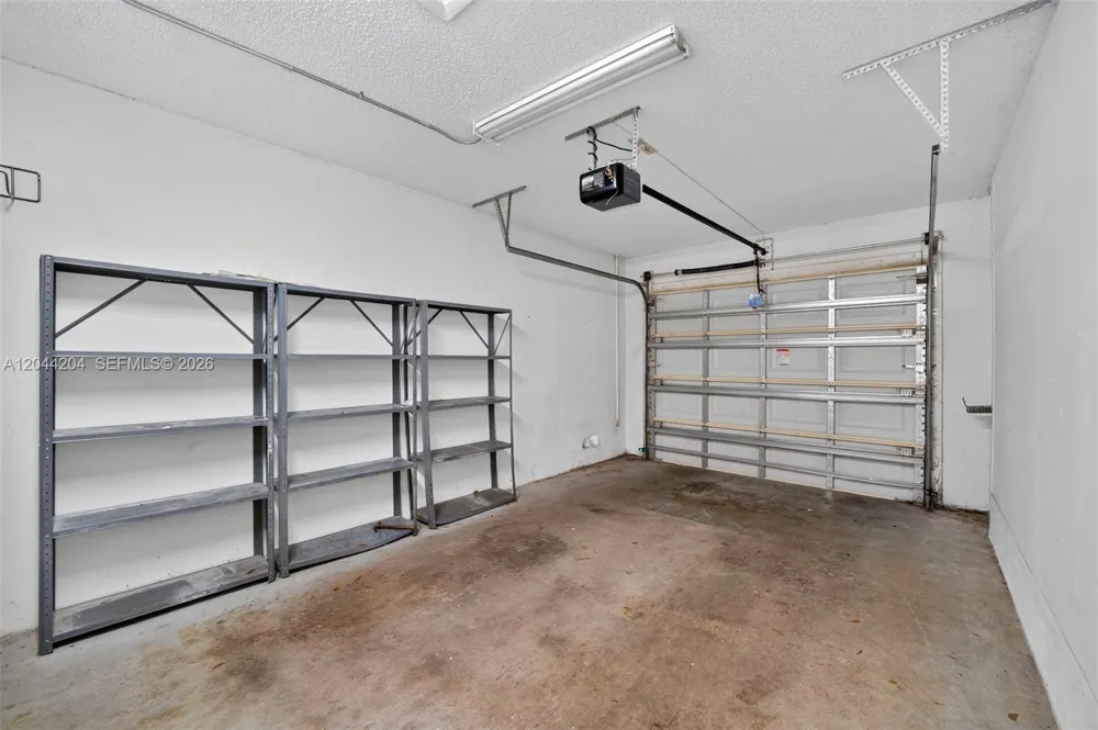 73 NW 98th Ter Plantation, FL 33324