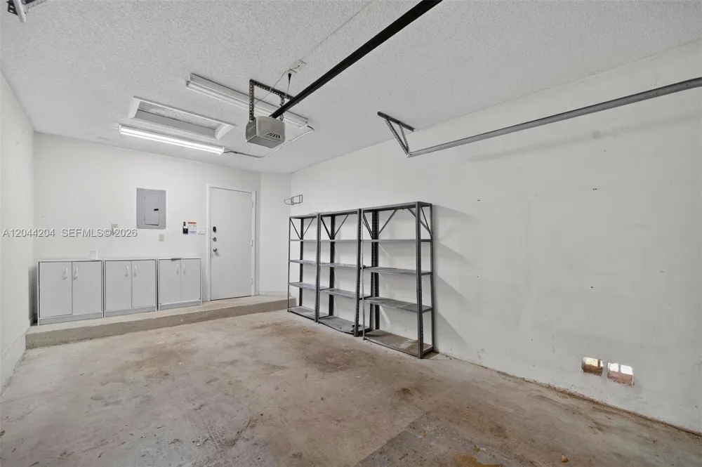 73 NW 98th Ter Plantation, FL 33324
