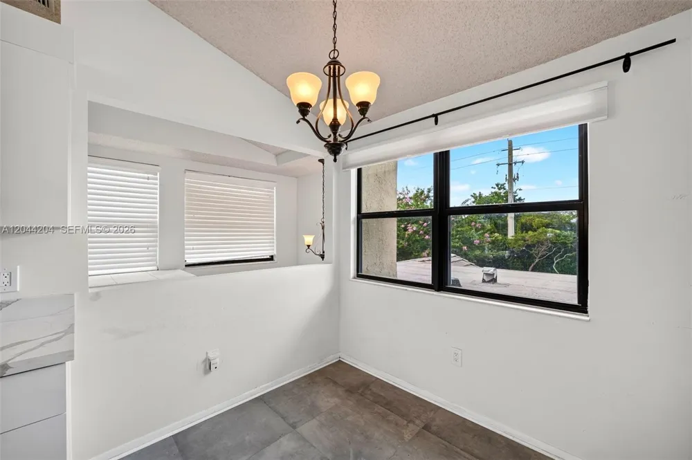 73 NW 98th Ter Plantation, FL 33324