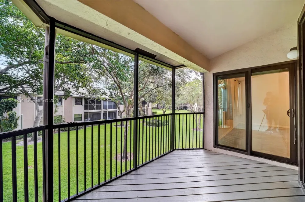 73 NW 98th Ter Plantation, FL 33324