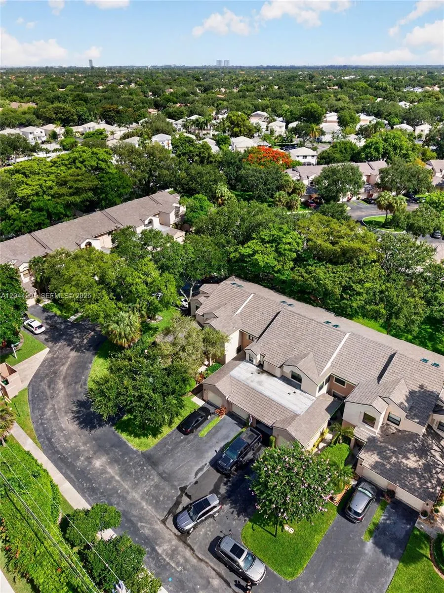 73 NW 98th Ter Plantation, FL 33324