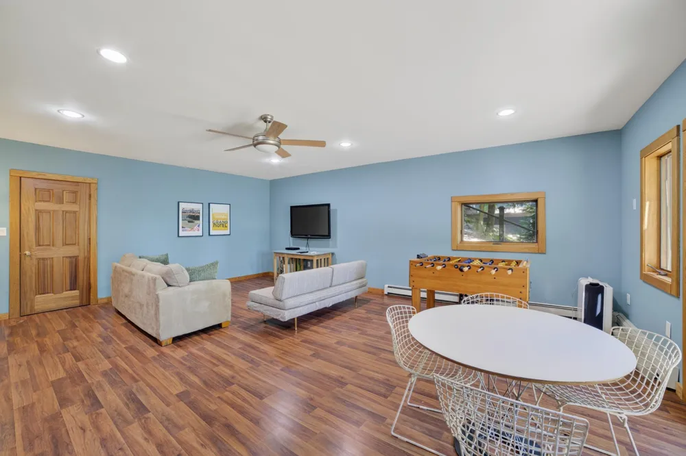 12246 Pineridge Trail Torch Lake Township, MI 49648