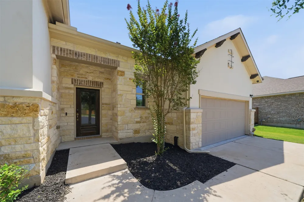 128 Clear Water Pass Bastrop, TX 78602