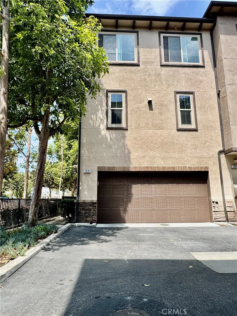 1391 Clementine Way Fullerton, CA 92833