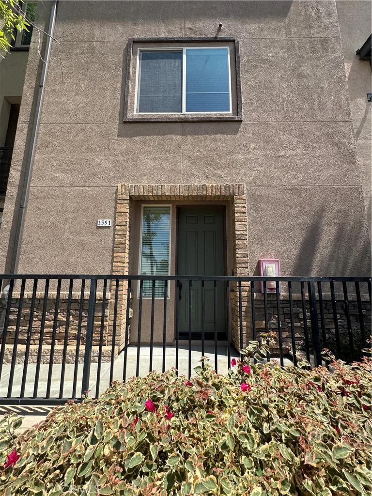 1391 Clementine Way Fullerton, CA 92833