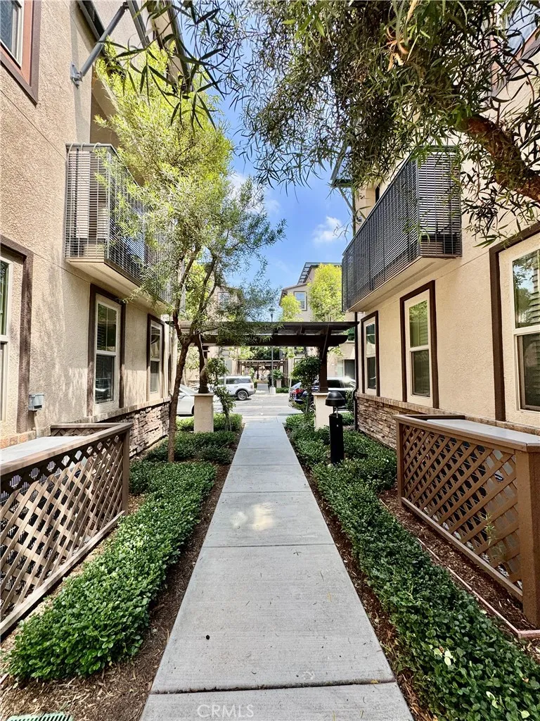 1391 Clementine Way Fullerton, CA 92833
