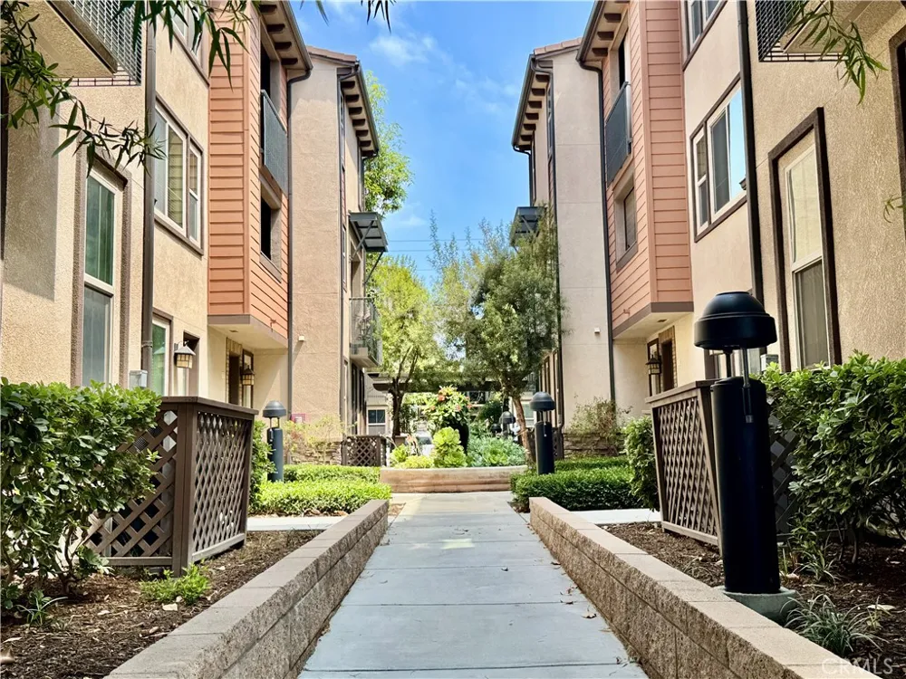 1391 Clementine Way Fullerton, CA 92833