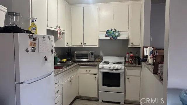 13040 Dronfield #12 Sylmar, CA 91342