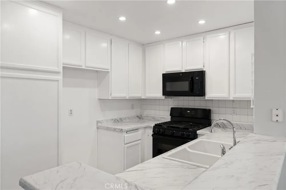 13100 Bromont Avenue #15 Sylmar, CA 91342