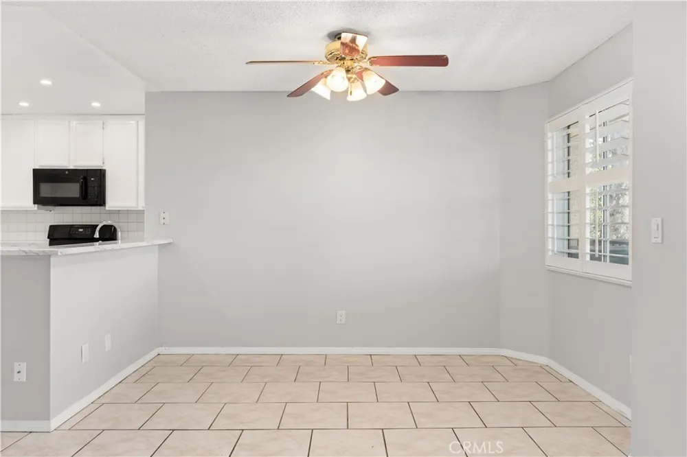 13100 Bromont Avenue #15 Sylmar, CA 91342