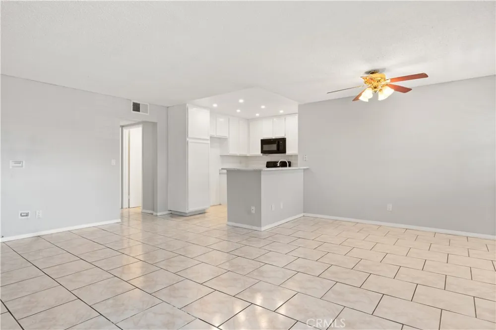 13100 Bromont Avenue #15 Sylmar, CA 91342