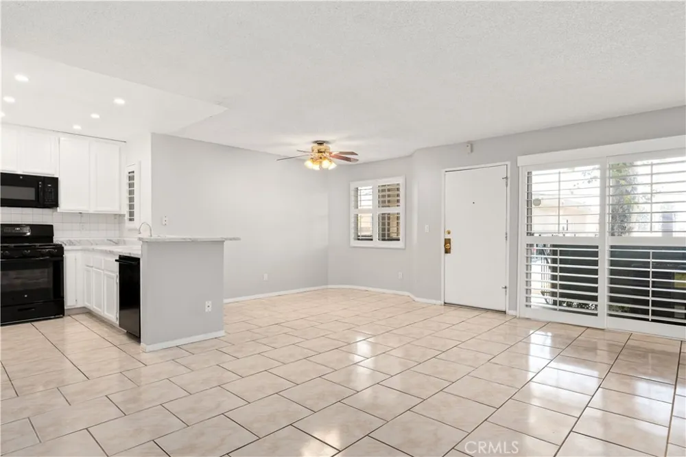 13100 Bromont Avenue #15 Sylmar, CA 91342