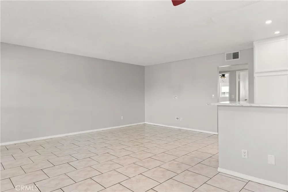 13100 Bromont Avenue #15 Sylmar, CA 91342