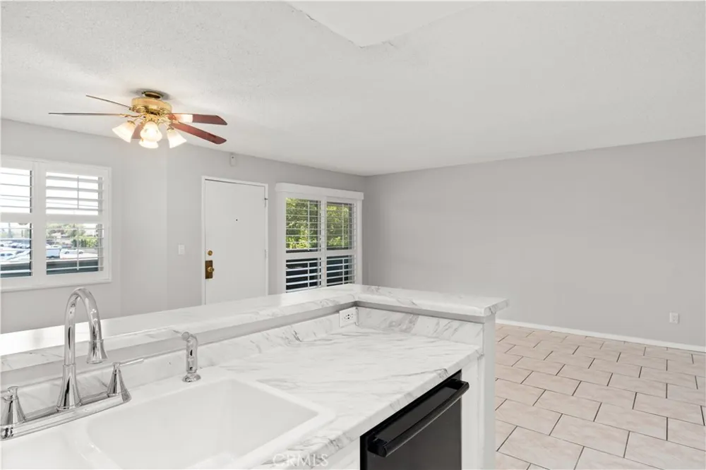 13100 Bromont Avenue #15 Sylmar, CA 91342