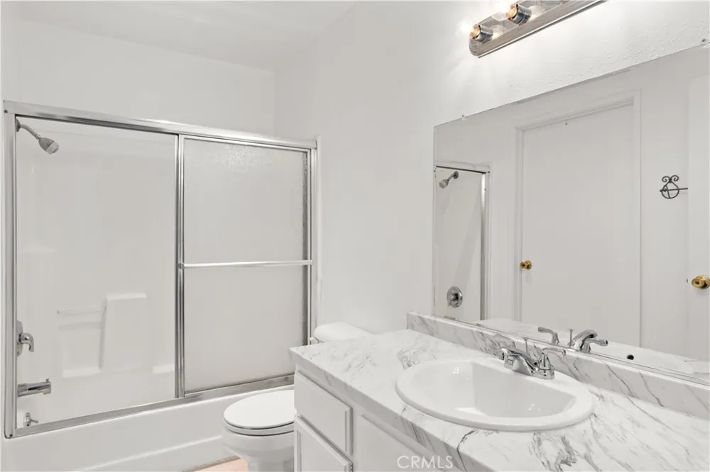 13100 Bromont Avenue #15 Sylmar, CA 91342