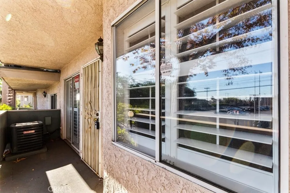 13100 Bromont Avenue #15 Sylmar, CA 91342