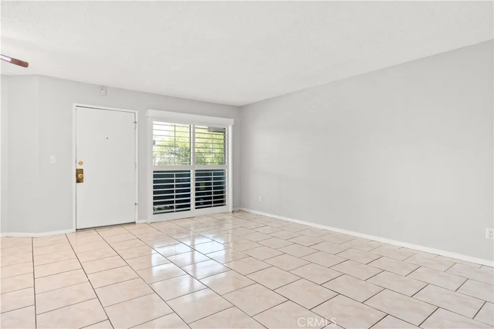 13100 Bromont Avenue #15 Sylmar, CA 91342