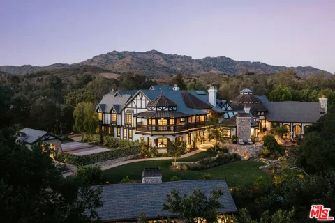 5076 Island Forest Place
