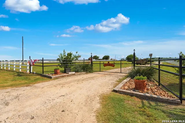 4874 Old Lehmann Kingsbury, TX 78638