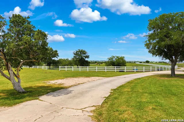 4874 Old Lehmann Kingsbury, TX 78638
