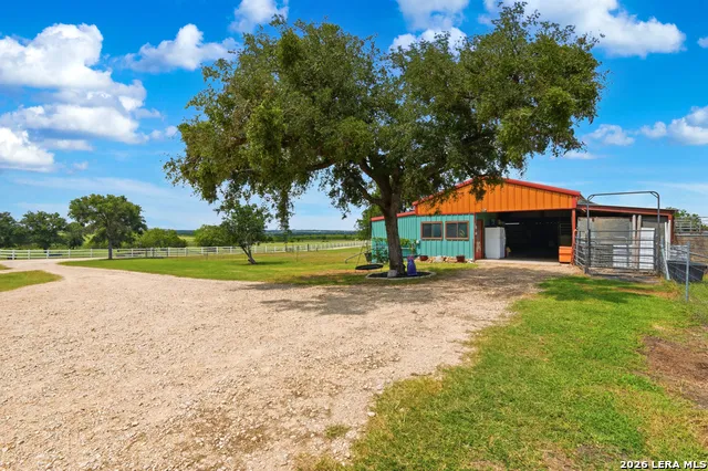 4874 Old Lehmann Kingsbury, TX 78638
