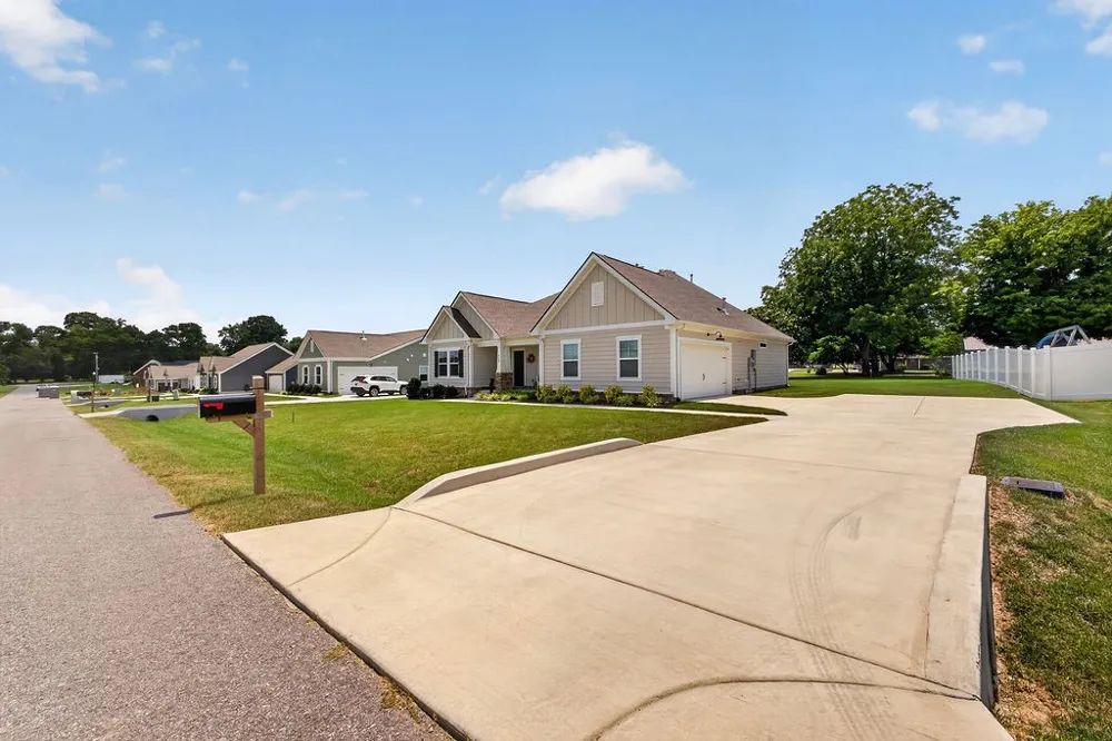 620 Brookside Dr Mount Pleasant, TN 38474