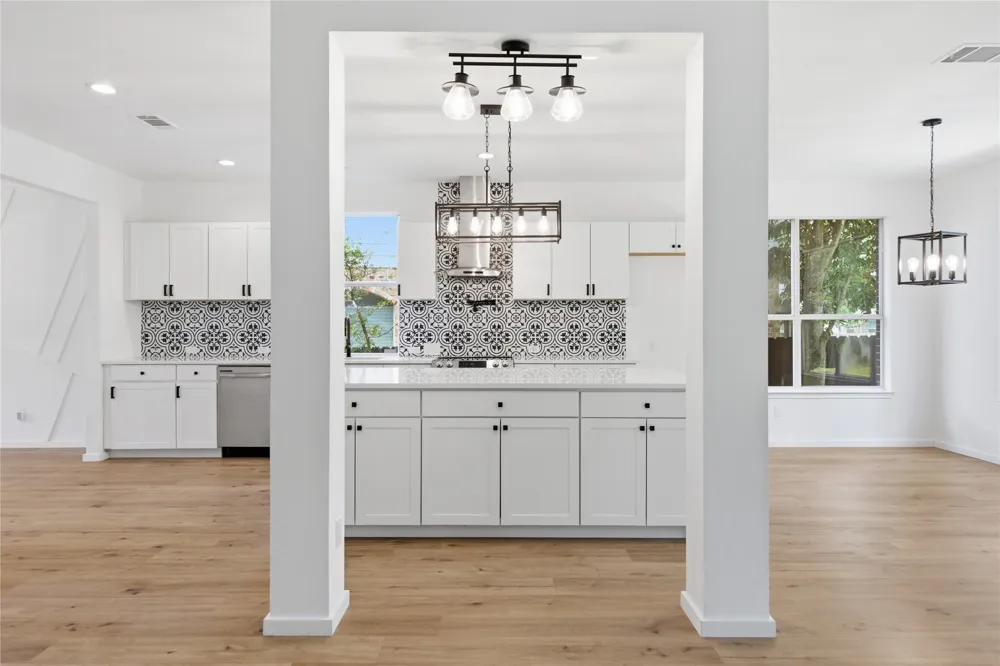 9309 La Puente Drive Austin, TX 78749