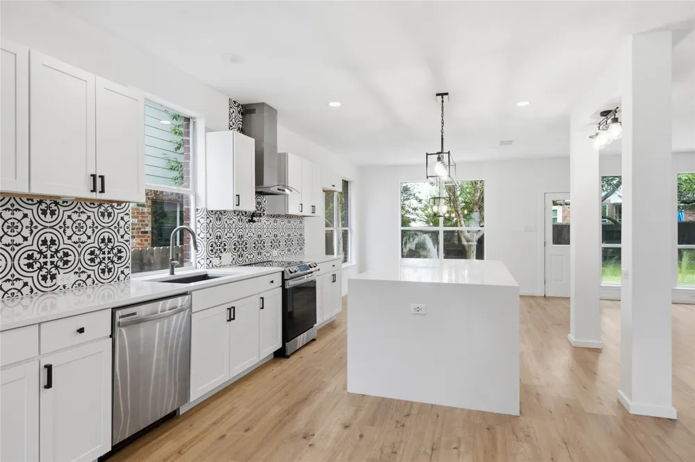 9309 La Puente Drive Austin, TX 78749