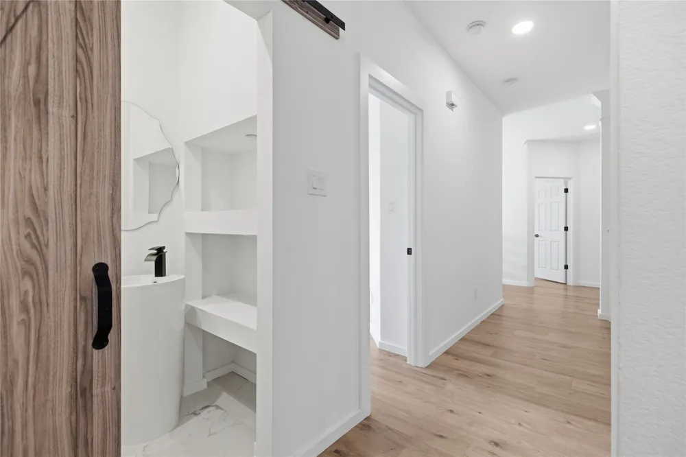 9309 La Puente Drive Austin, TX 78749