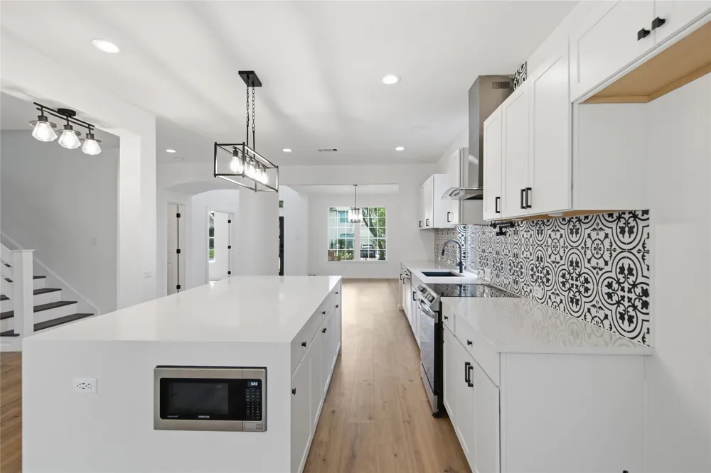9309 La Puente Drive Austin, TX 78749
