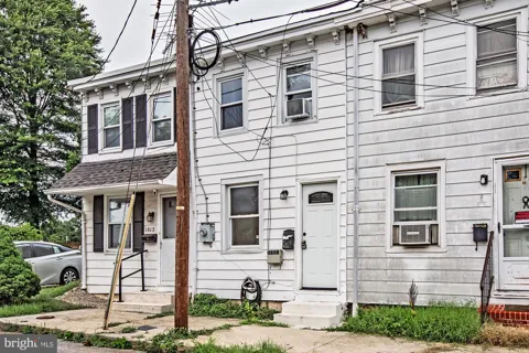 1010 CLAYTON
