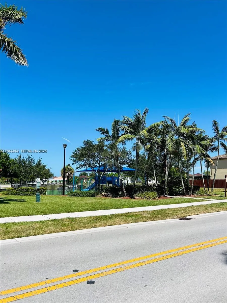 22913 SW 99th Ave Cutler Bay, FL 33190