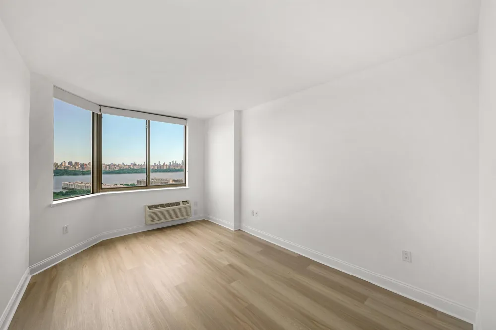 99 GORGE RD Edgewater, NJ 07020