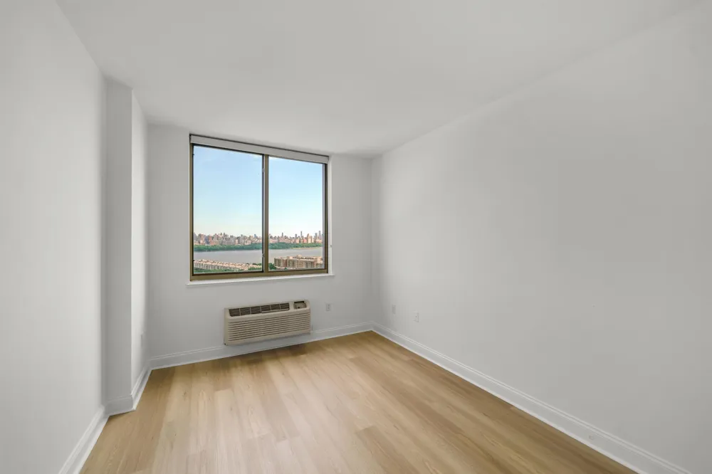 99 GORGE RD Edgewater, NJ 07020