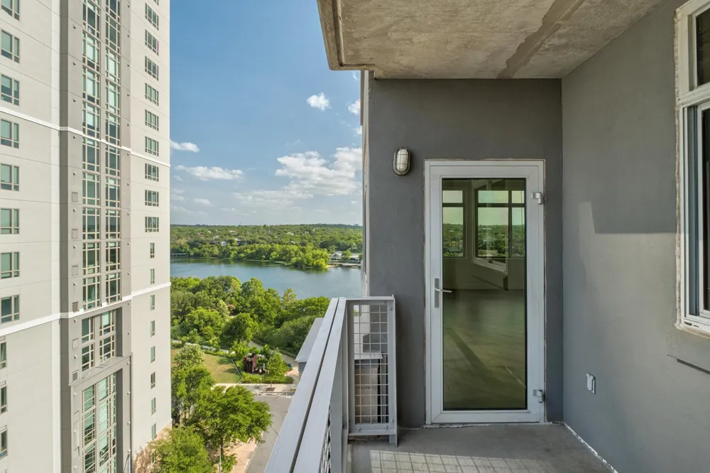 54 Rainey Street #1201 Austin, TX 78701